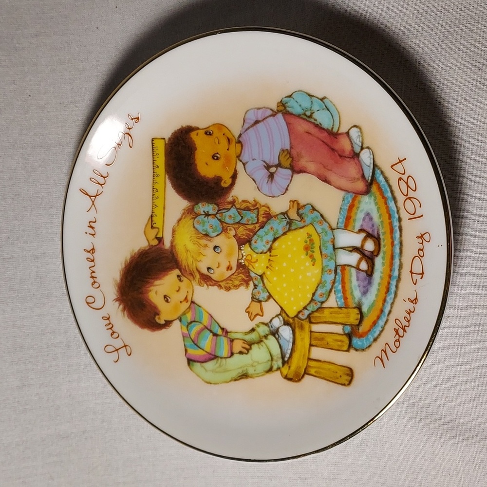 Vintage 1984 Avon Mother's Day Plate